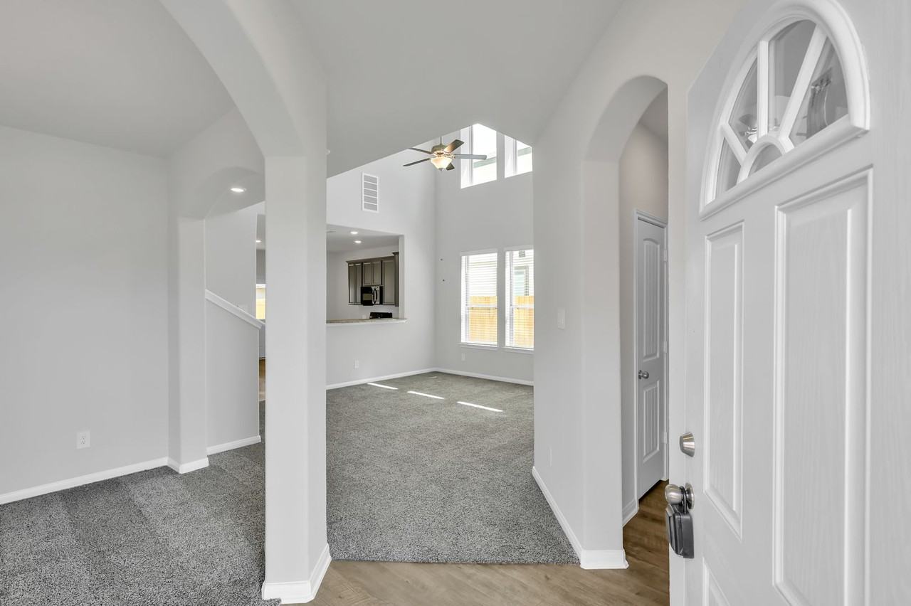 16609 Merry Pines Dr - Photo 5 of 47