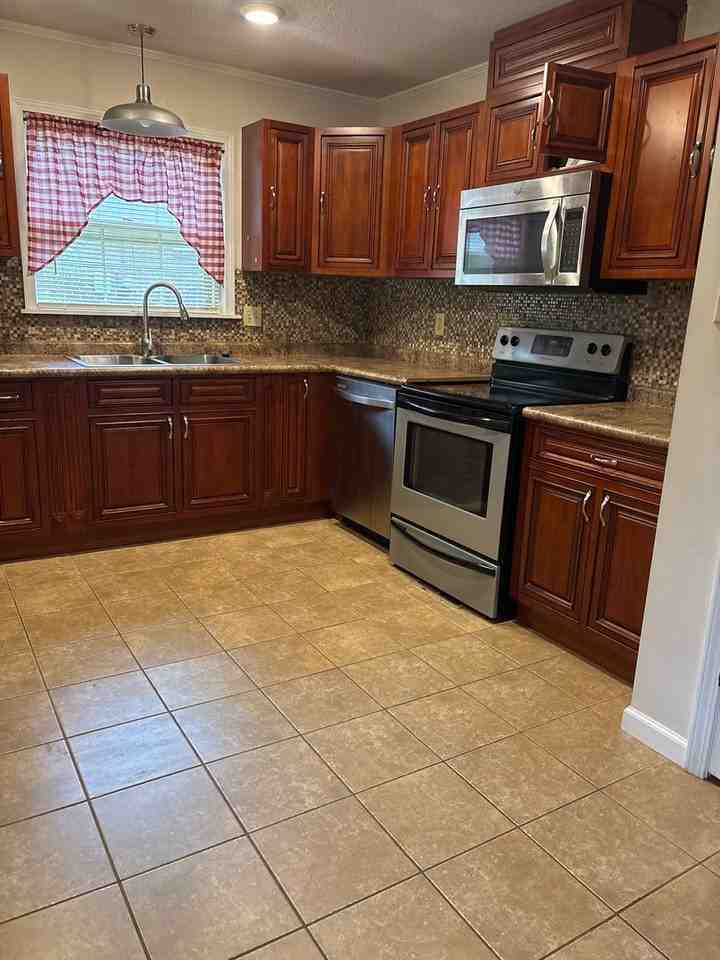 81 Royal Oaks Pl - Photo 3 of 14