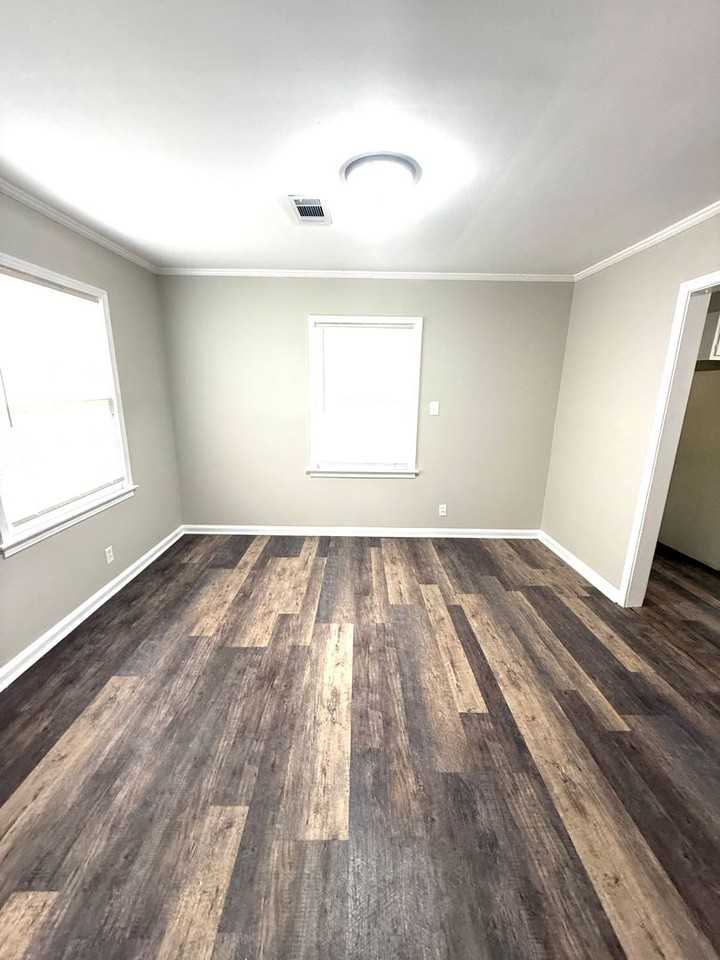 2726 Green Oaks Dr - Photo 3 of 12