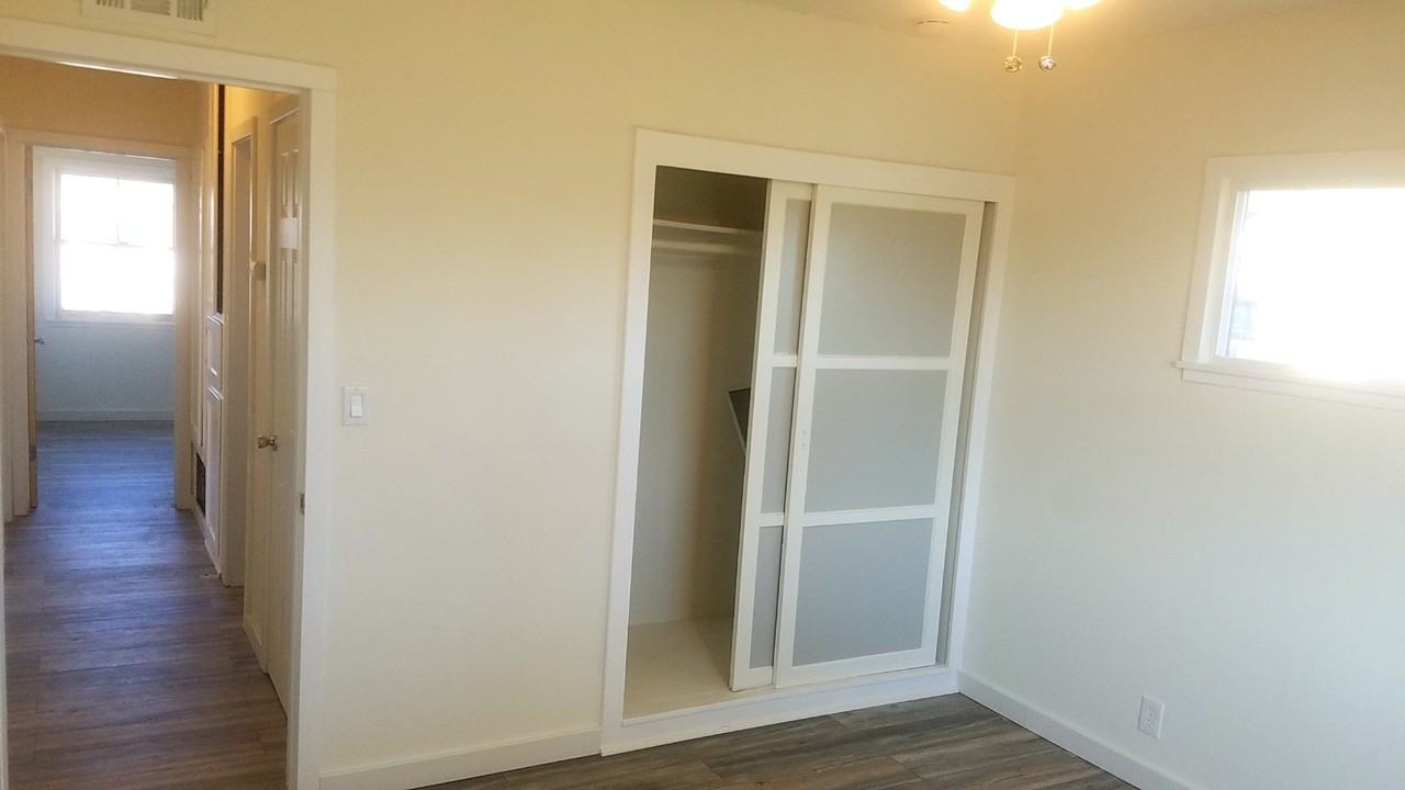 12001 College Ave - Photo 6 of 15