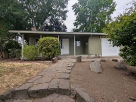featured image of 1320 Candlelight Dr