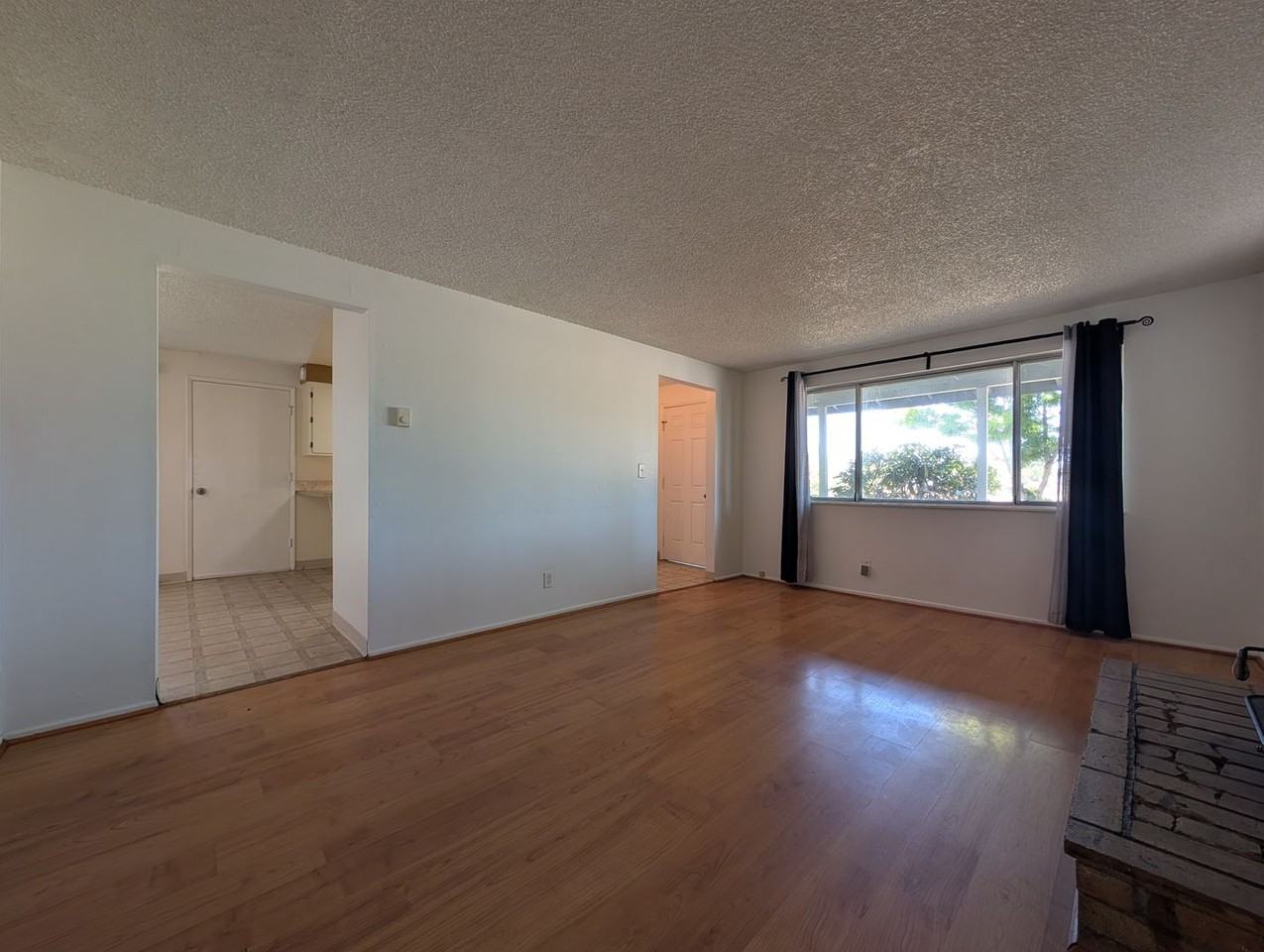 1320 Candlelight Dr - Photo 4 of 21