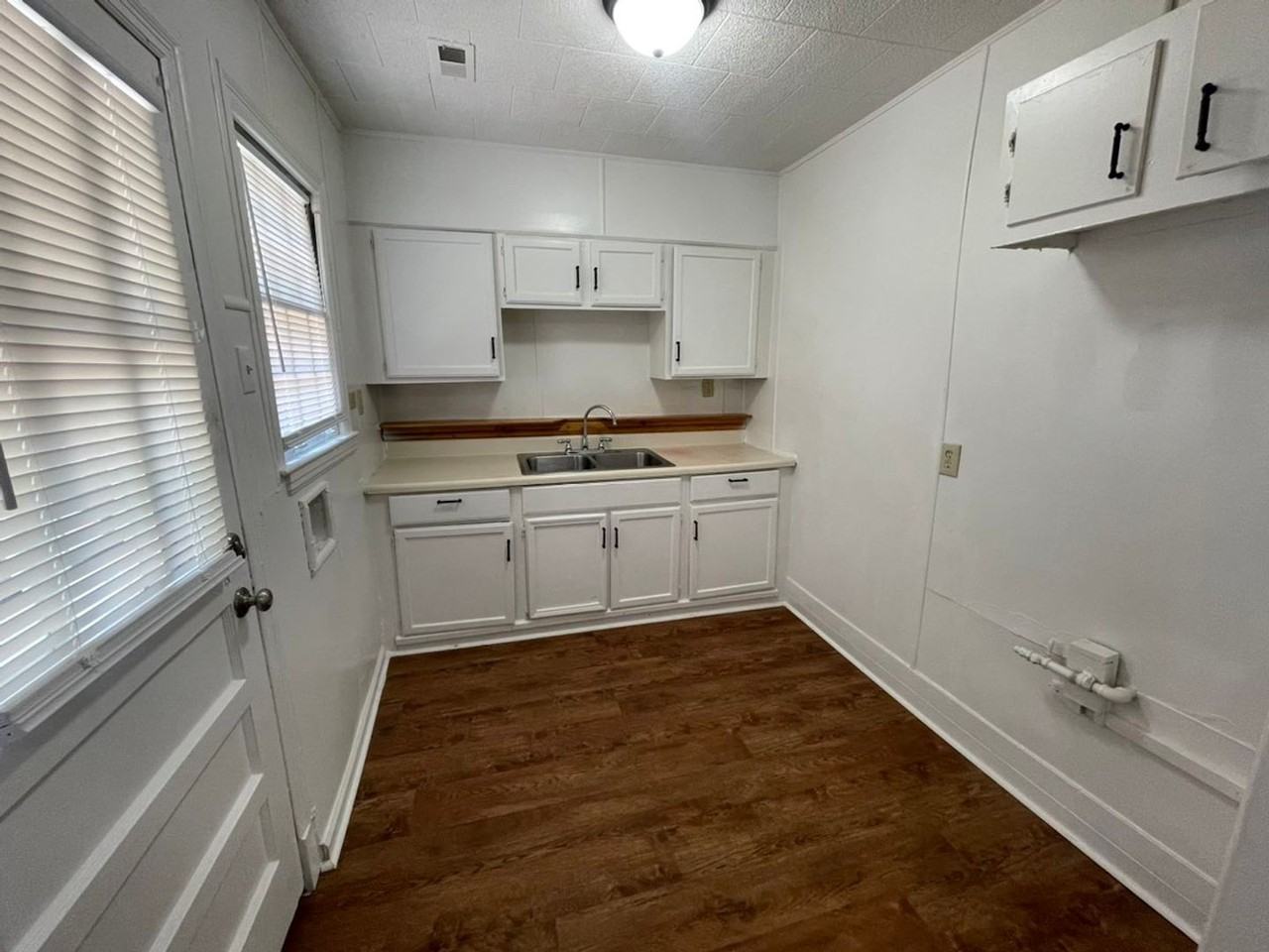 420 Hodges St - Photo 3 of 8
