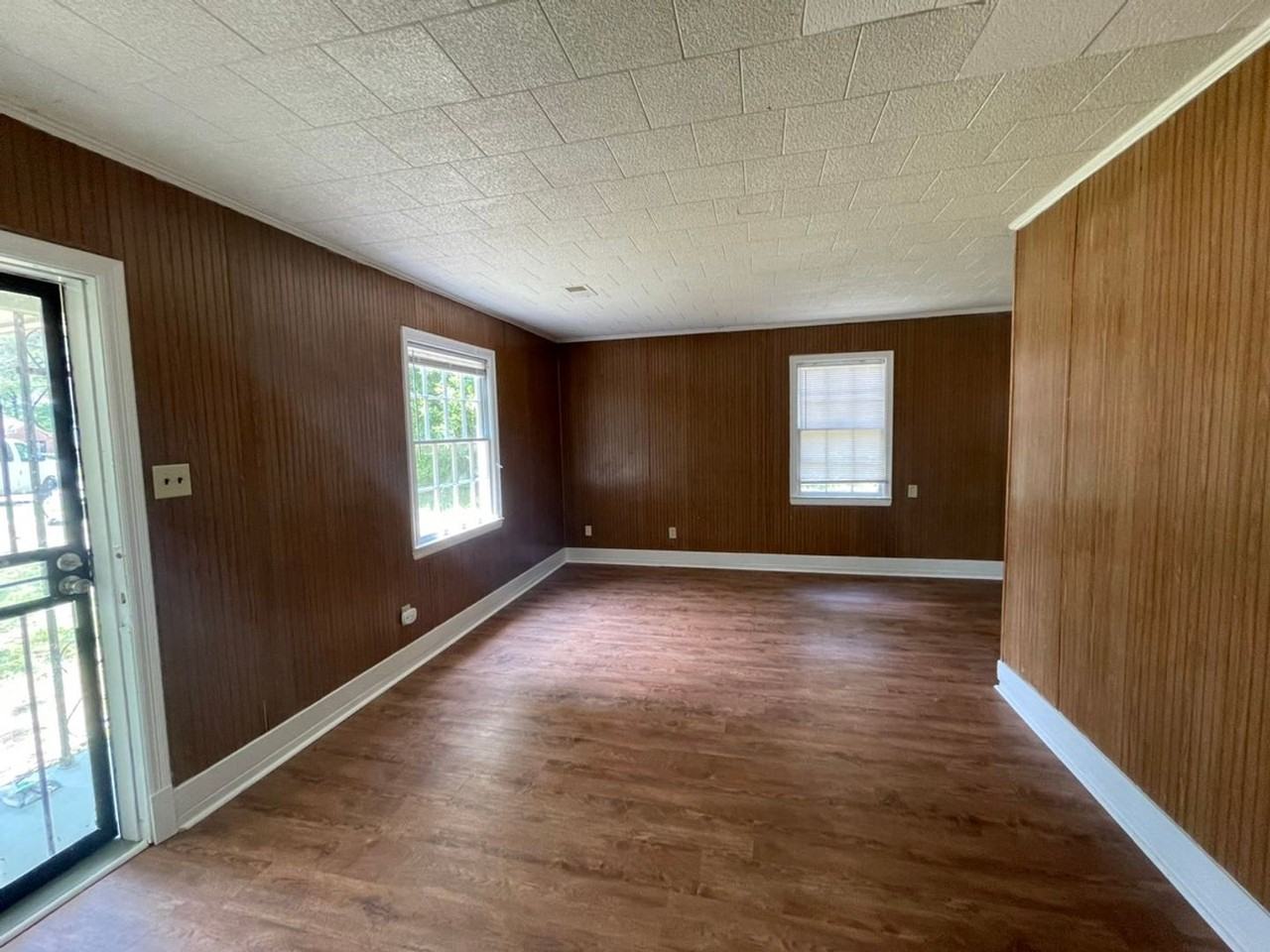 420 Hodges St - Photo 5 of 8