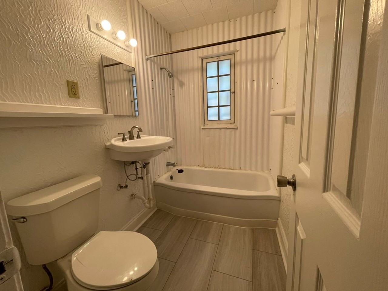 420 Hodges St - Photo 6 of 8