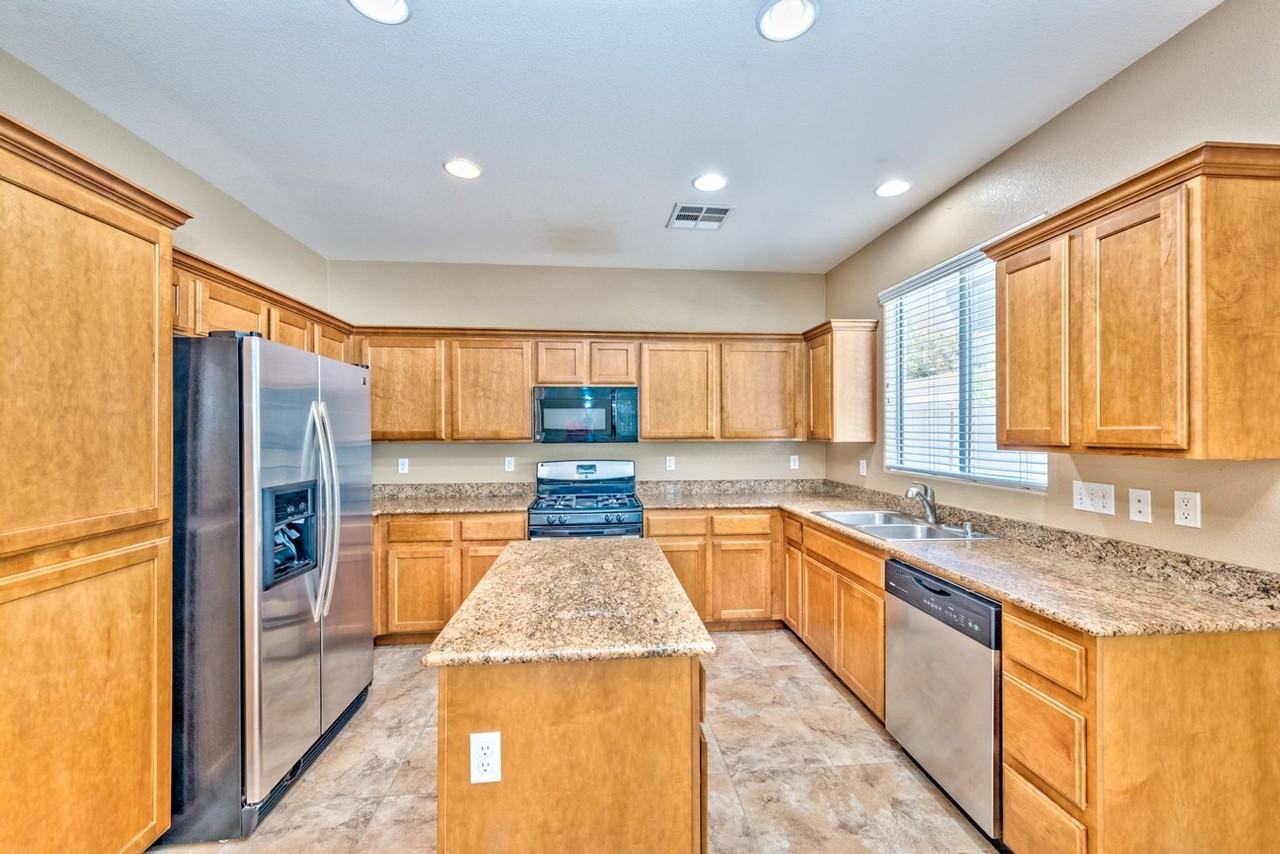 8020 Aztec Basin Ave - Photo 2 of 17