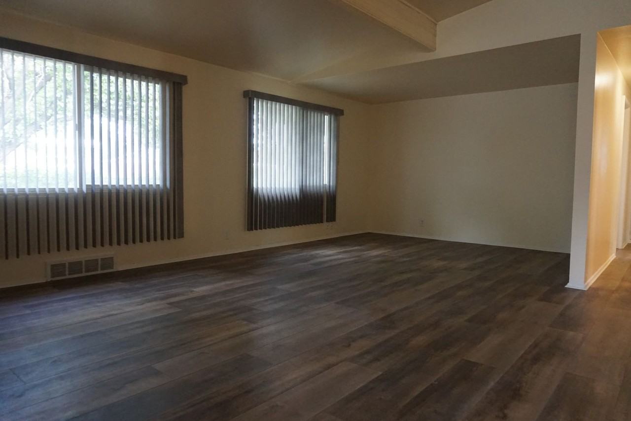 3190 W Mark Ave - Photo 2 of 21