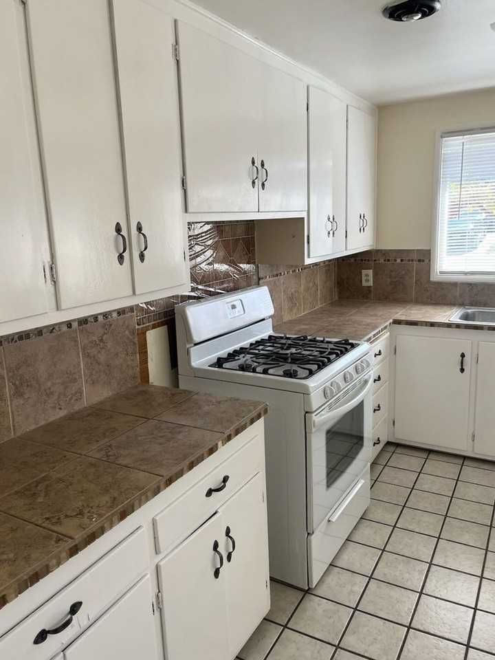 3190 W Mark Ave - Photo 5 of 21