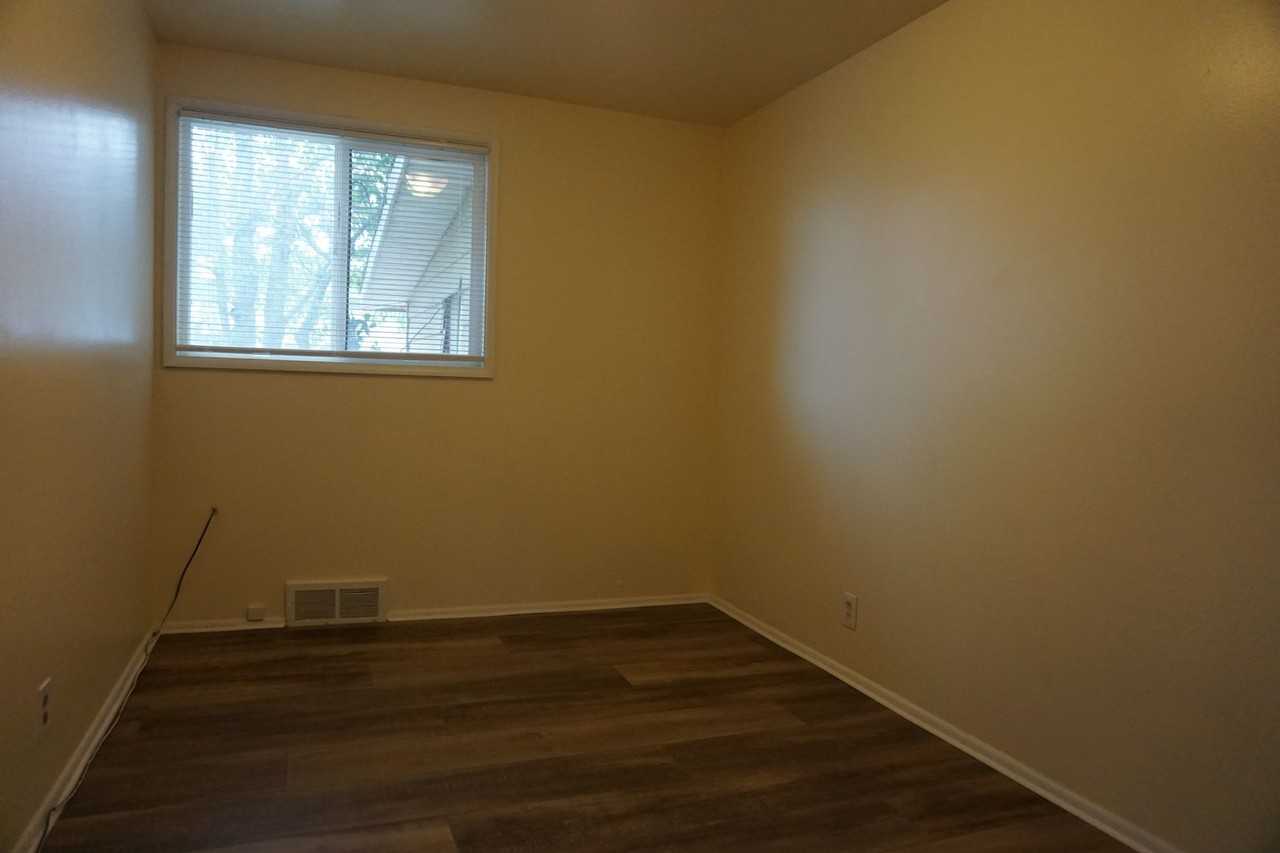 3190 W Mark Ave - Photo 7 of 21