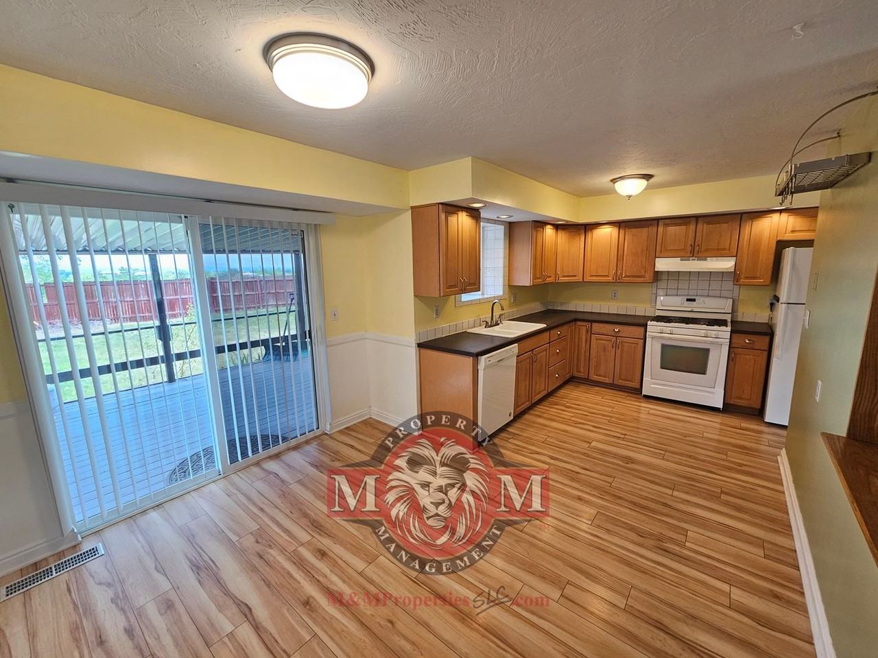 7006 S 1620 E - Photo 5 of 29