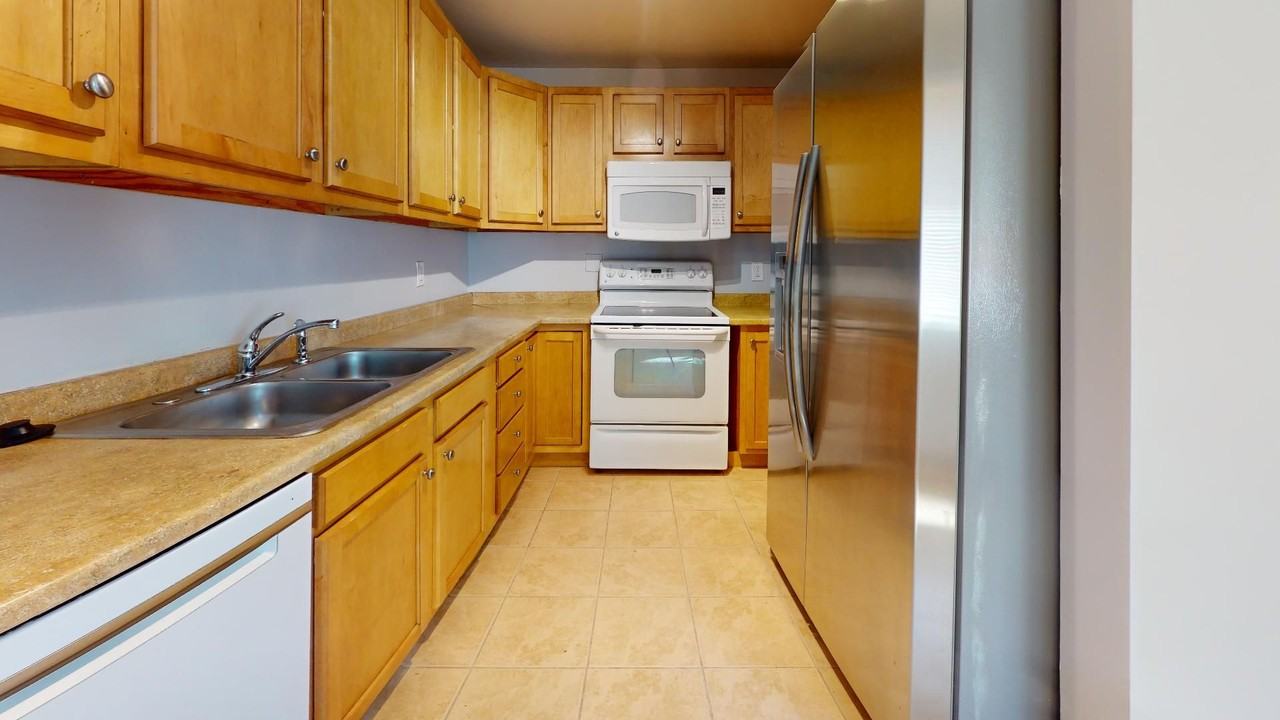 3295 Euclid Ave - Photo 5 of 25