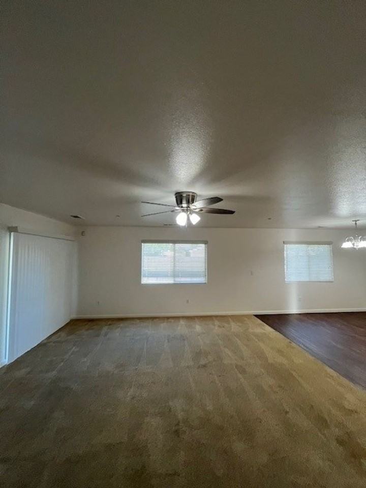 414 Edgewater St - Photo 4 of 29