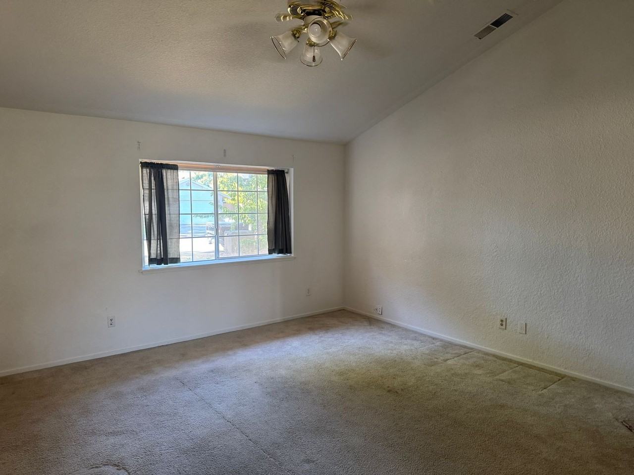 167 Via Mission Dr - Photo 2 of 9