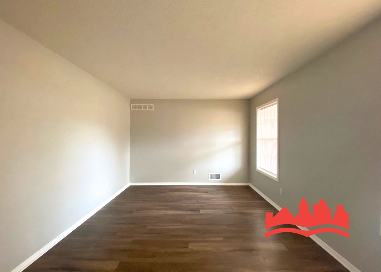 4449 Deerland St - Photo 3 of 19
