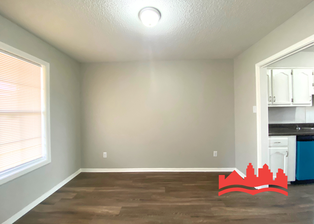 4449 Deerland St - Photo 4 of 19