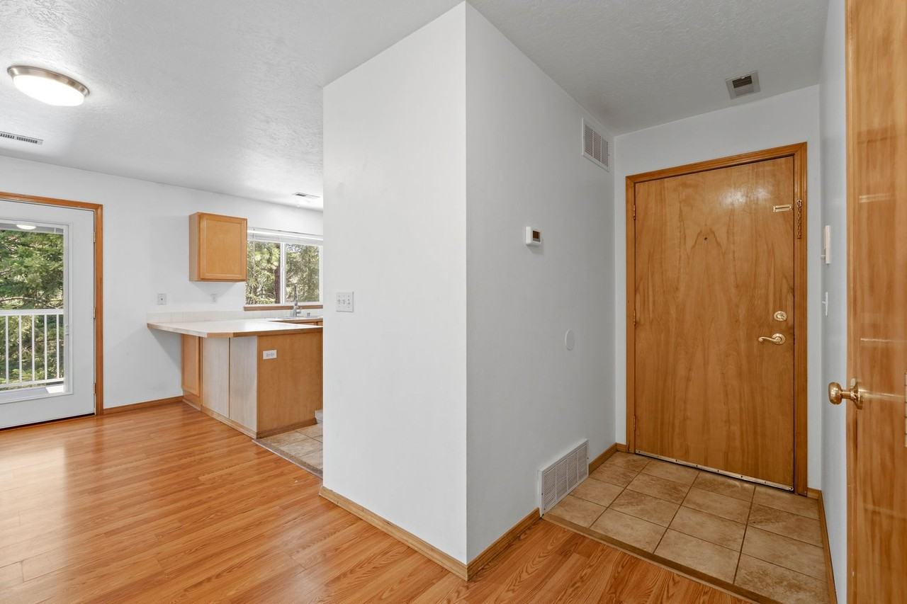1329 W Qualchan Dr - Photo 4 of 21