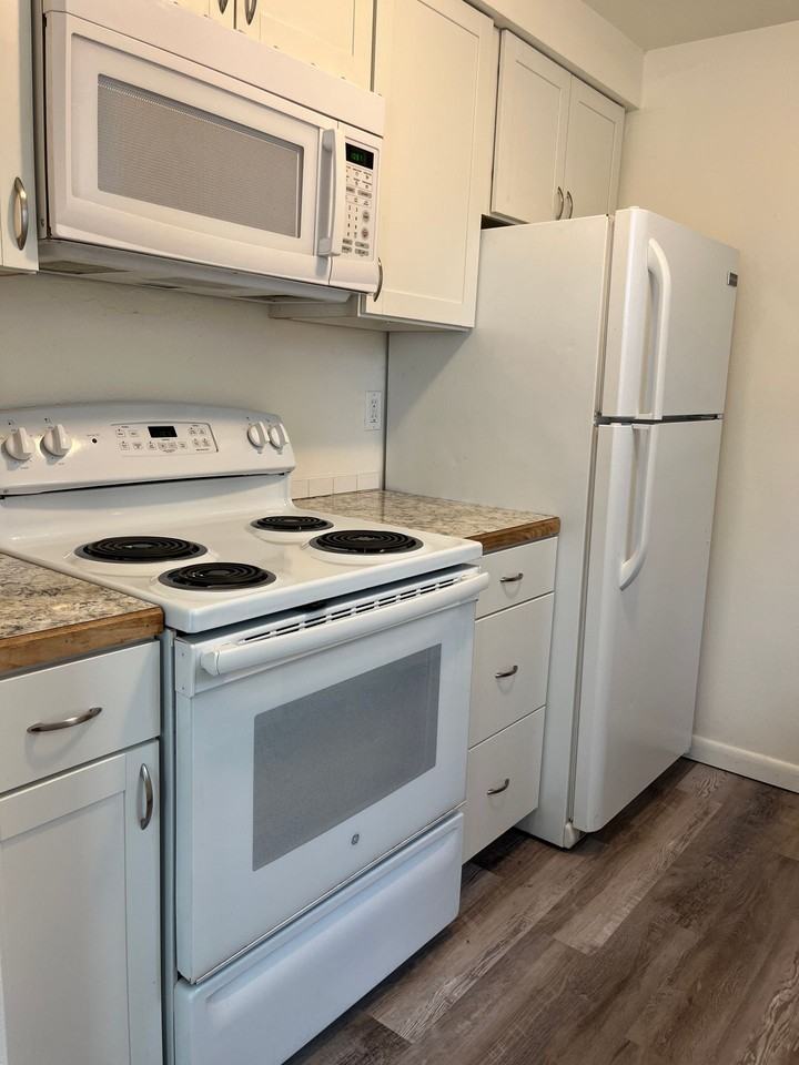 Rose Hill Duplex - Photo 3 of 19