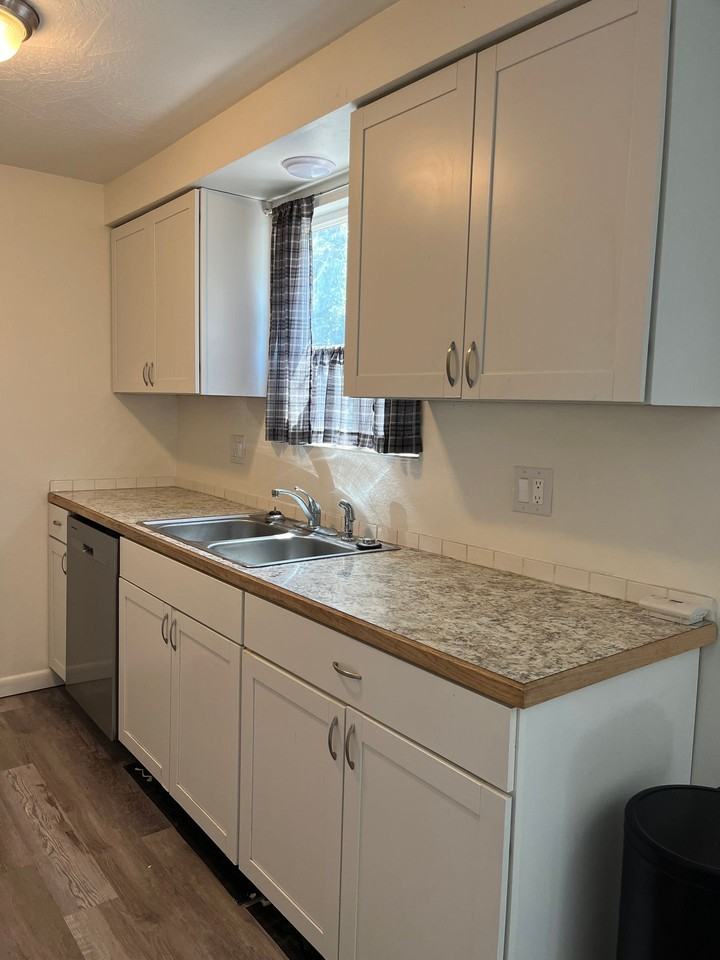Rose Hill Duplex - Photo 4 of 19