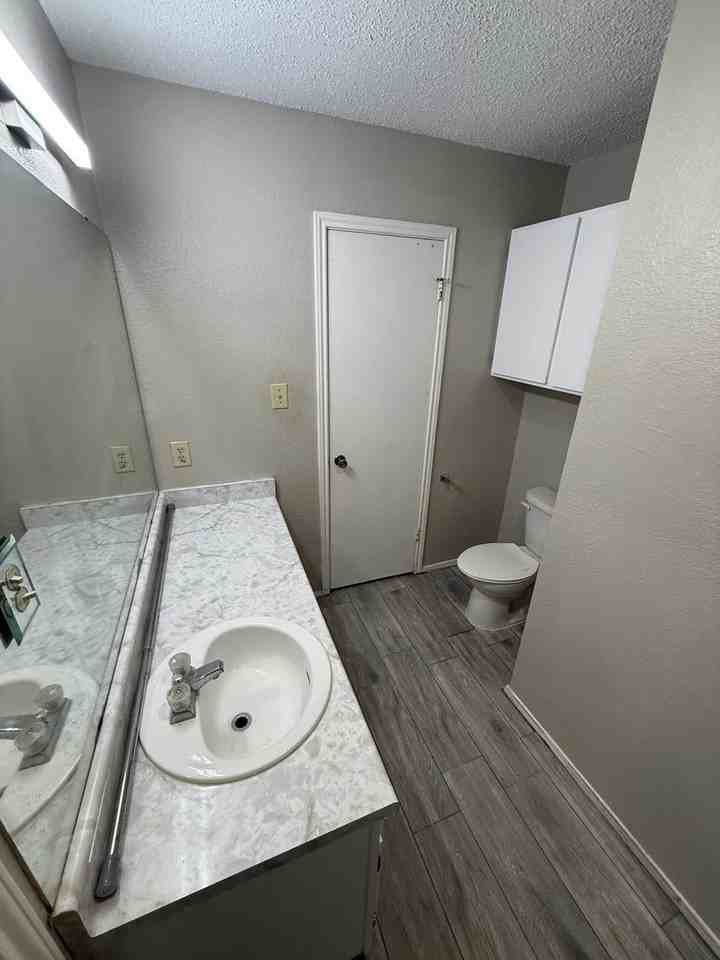 1204 Greenbriar Loop - Photo 6 of 9