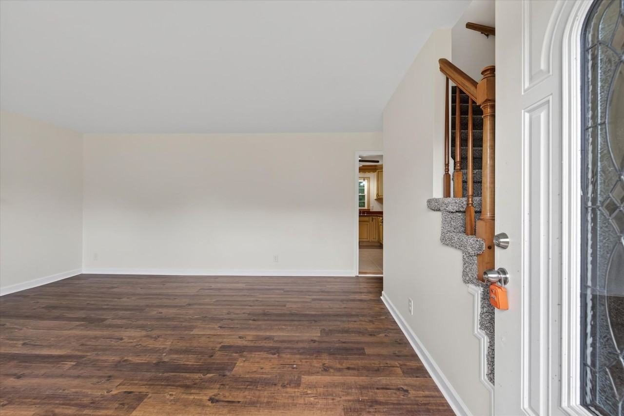 607 Granger Ln - Photo 5 of 35