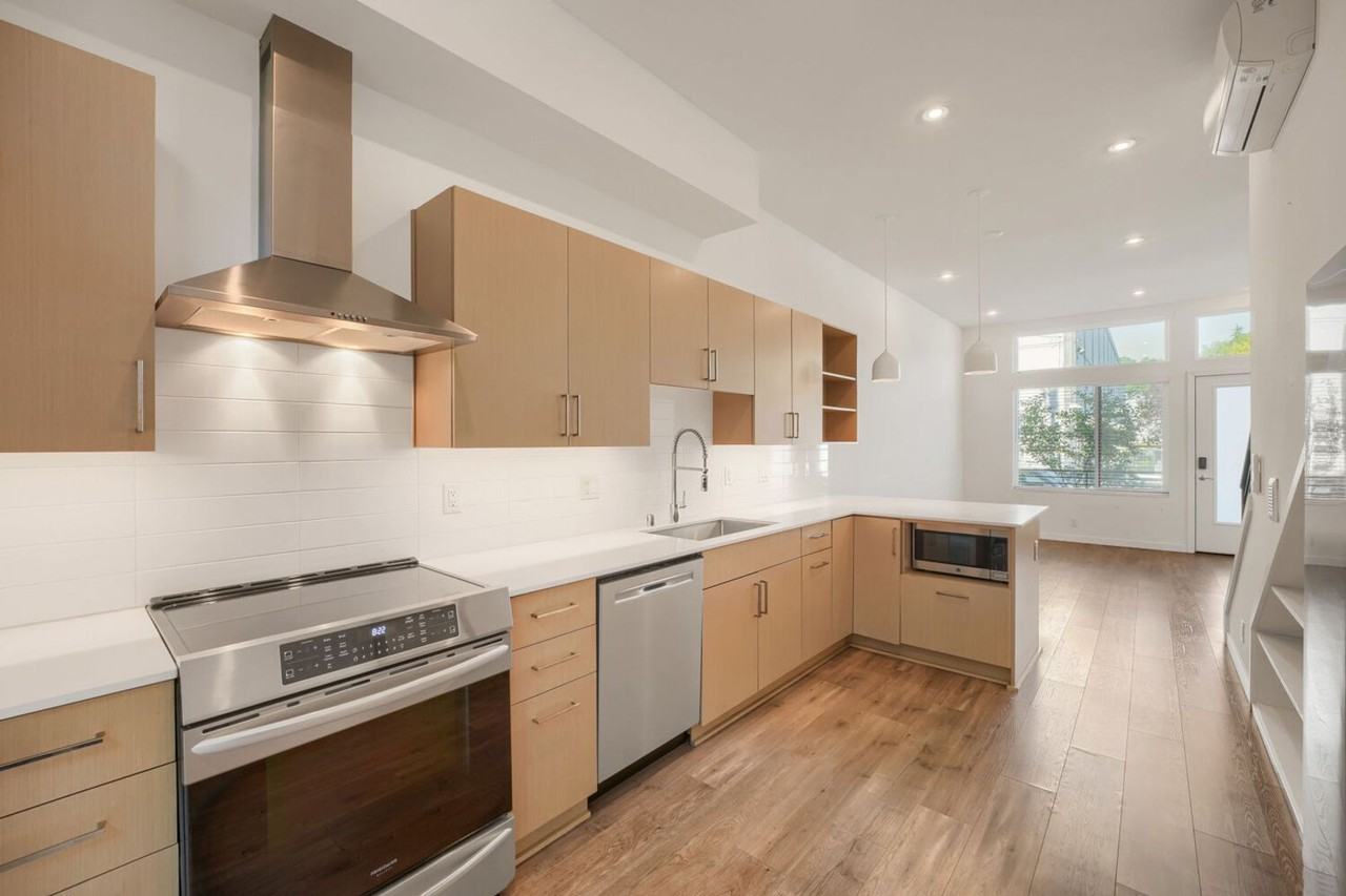 2041 25th Ave S - Photo 2 of 26