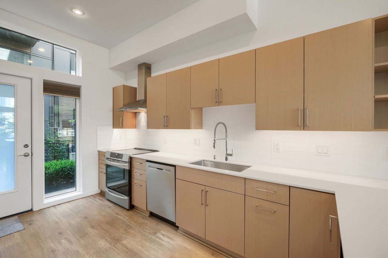 2041 25th Ave S - Photo 4 of 26