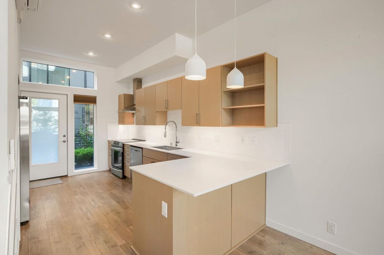 2041 25th Ave S - Photo 5 of 26