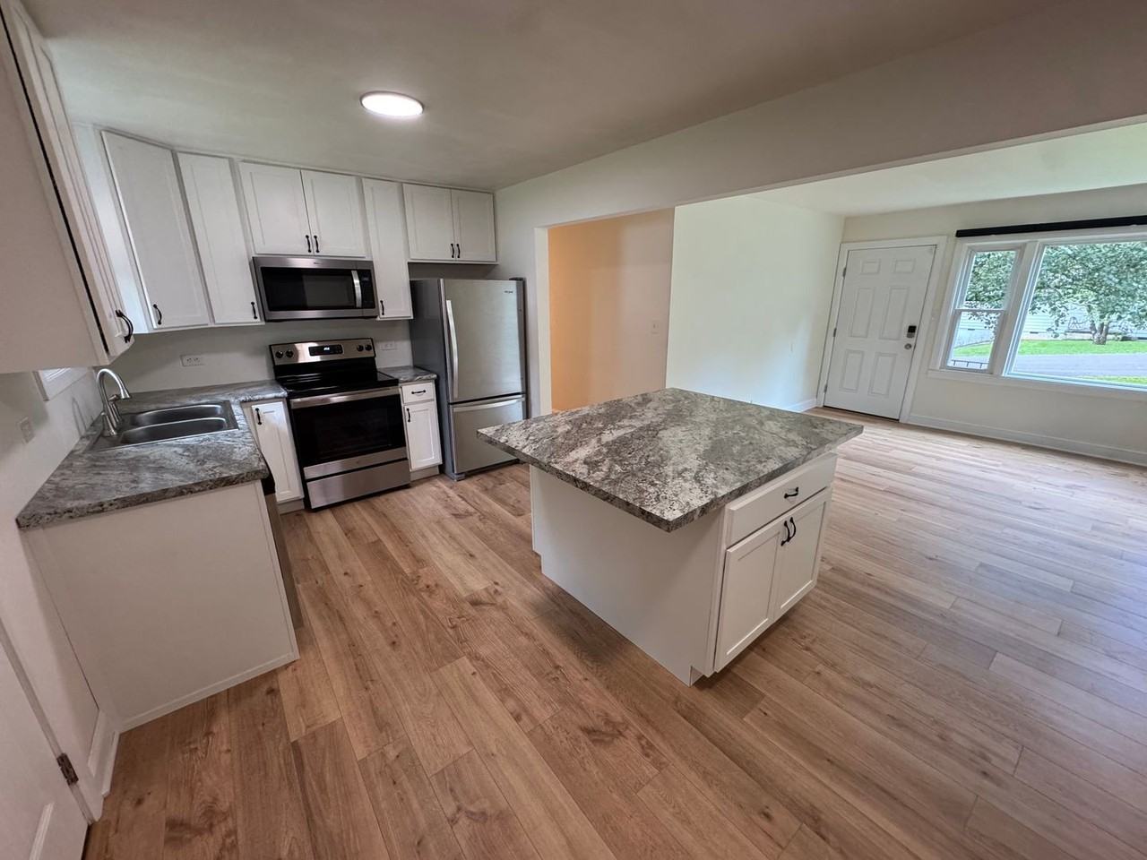 2201 Chester St - Photo 5 of 22