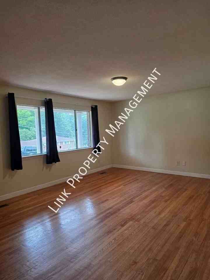 5407 Winniespan Rd - Photo 2 of 26