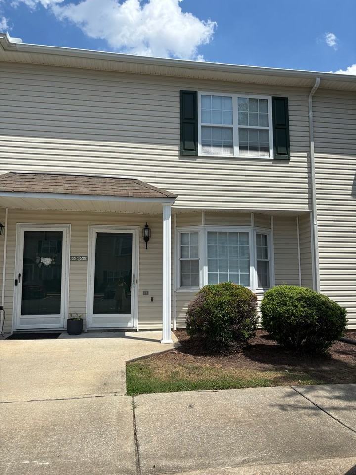 2330 Vineyard Dr