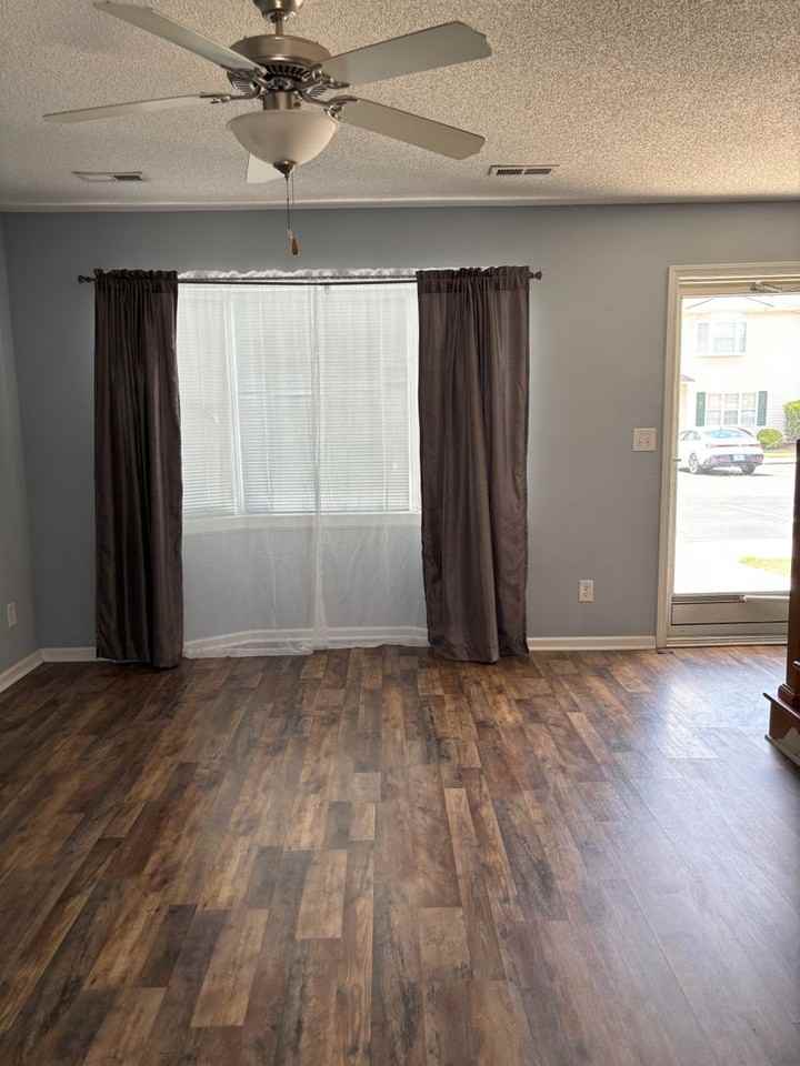 2330 Vineyard Dr - Photo 4 of 22