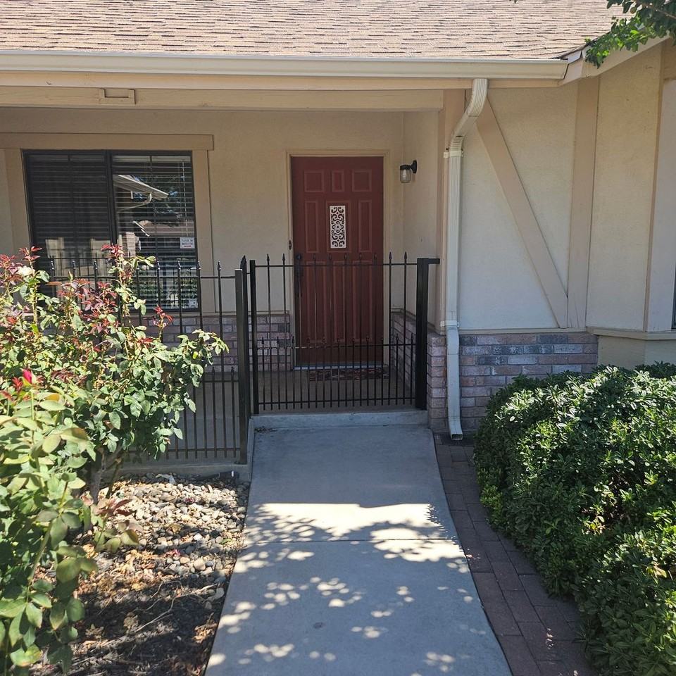 3544 Traveler Ct - Photo 2 of 15