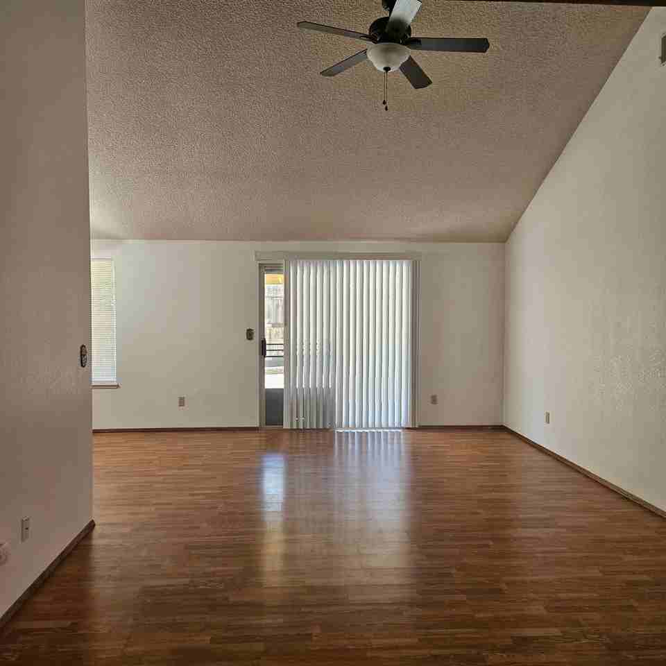 3544 Traveler Ct - Photo 3 of 15