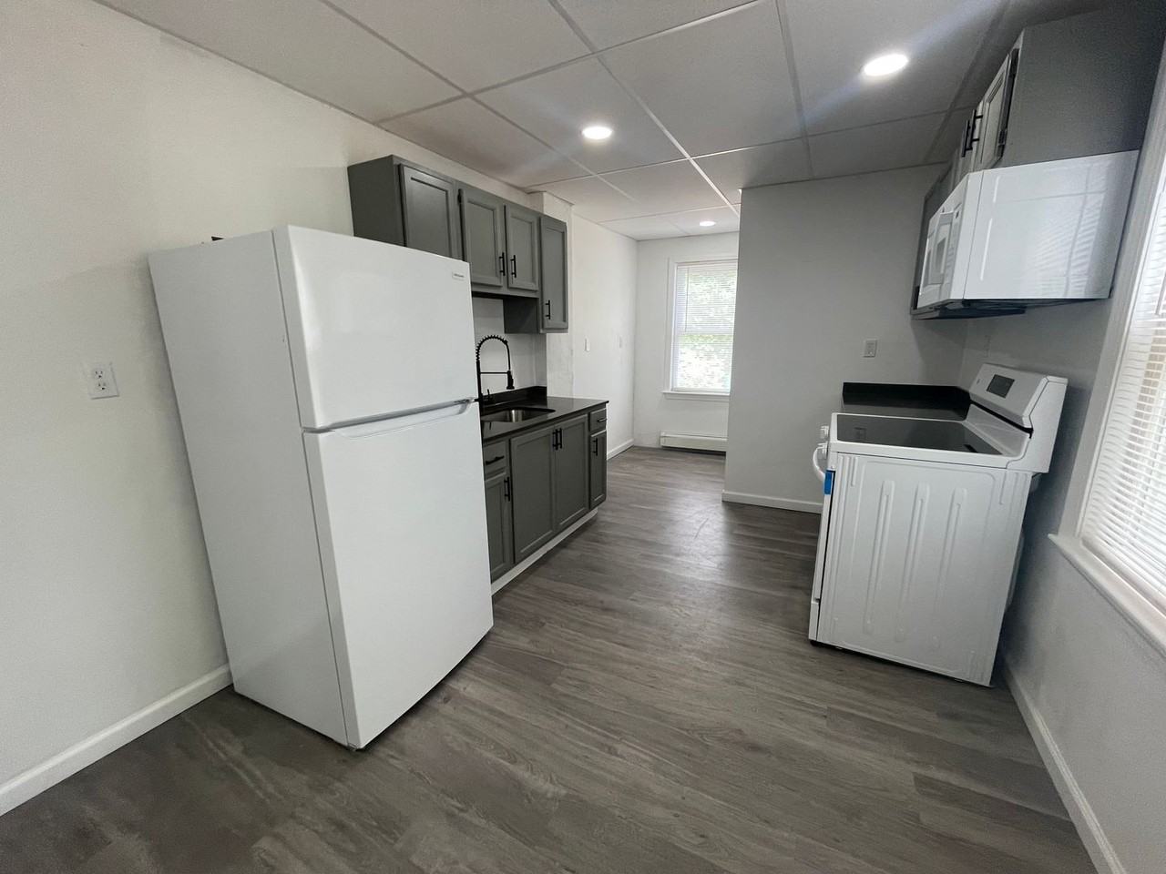 1745-1747 1745-1747 East St - 1747 #1747 - Photo 5 of 21