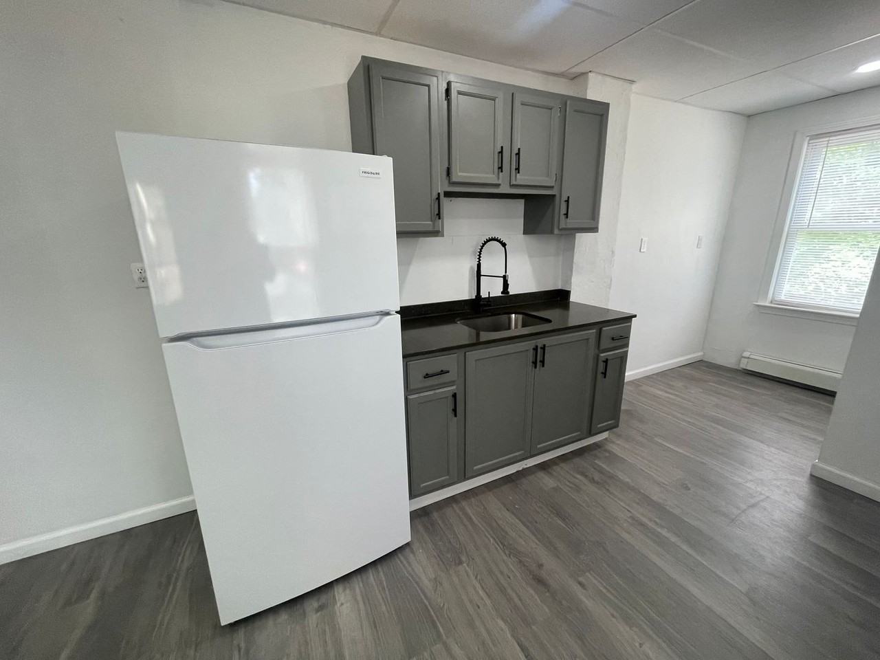 1745-1747 1745-1747 East St - 1747 #1747 - Photo 6 of 21