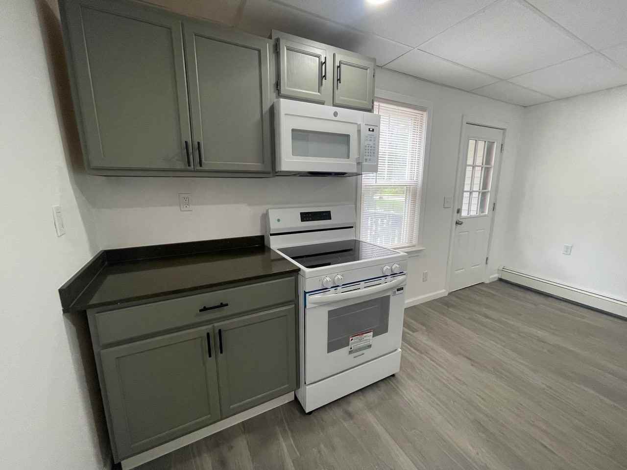 1745-1747 1745-1747 East St - 1747 #1747 - Photo 7 of 21
