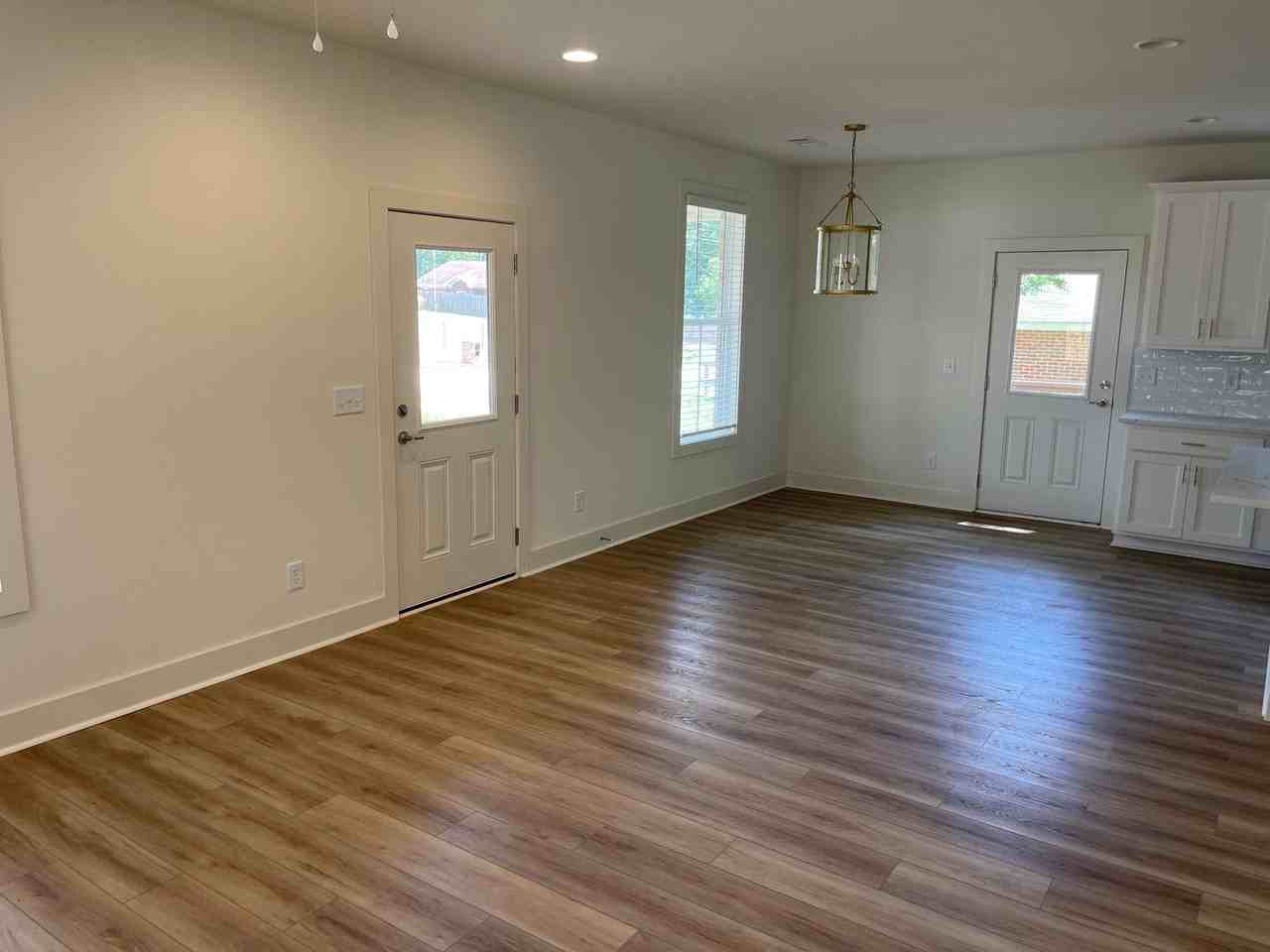 604 Martin L King Blvd - Photo 4 of 11