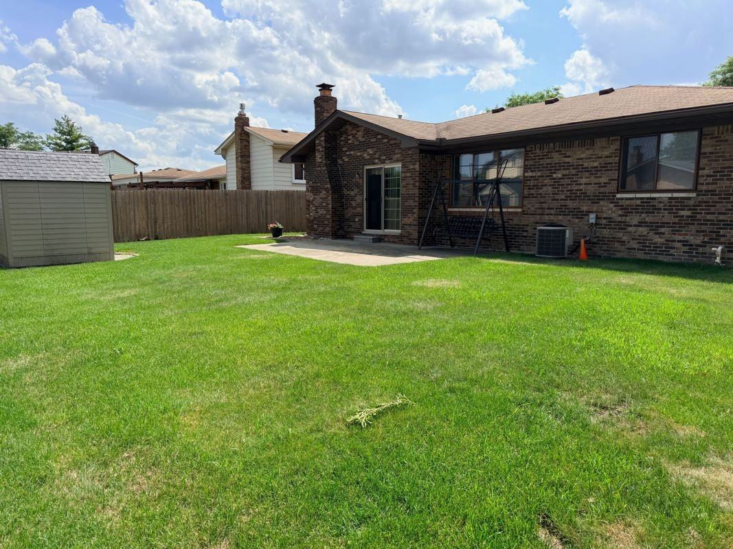 38352 Coronation Dr - Photo 3 of 28