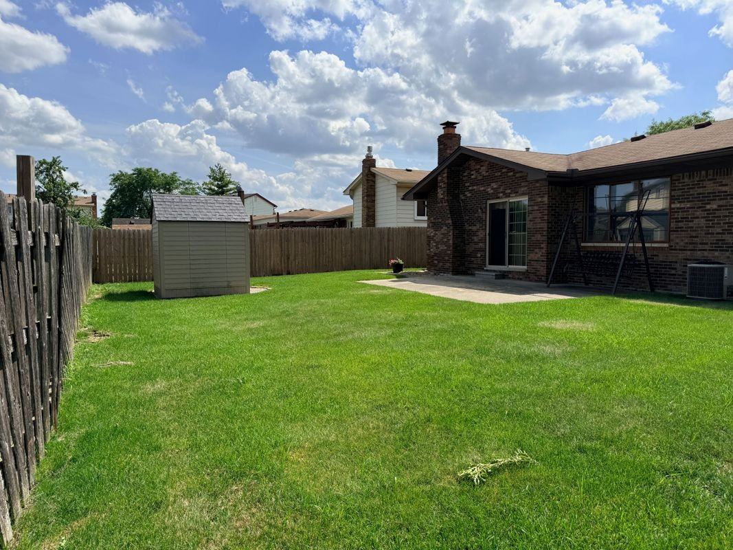 38352 Coronation Dr - Photo 5 of 28