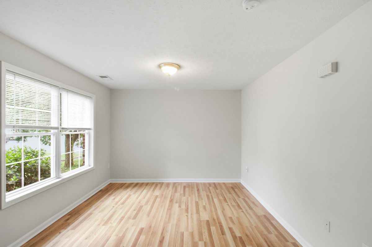 424 Ridgefield Ave - Photo 3 of 16