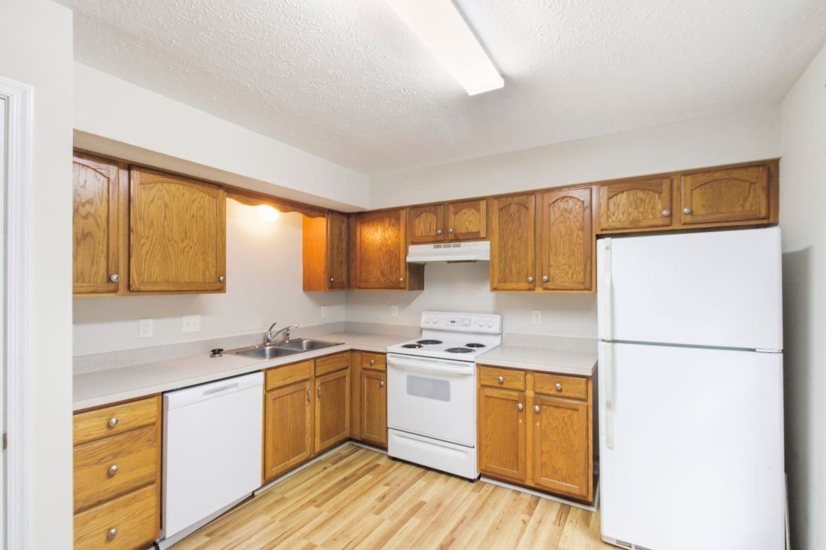 424 Ridgefield Ave - Photo 5 of 16
