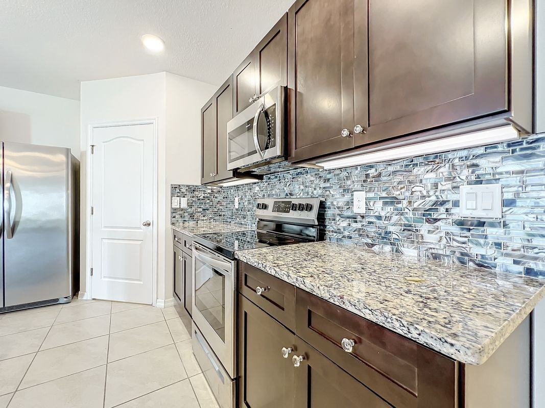 106 St Thomas Dr - Photo 4 of 28