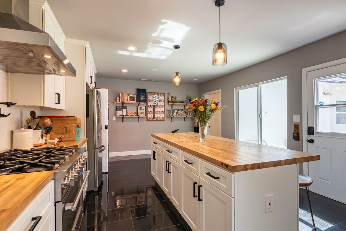 6601 Rubio Ave - Photo 4 of 13