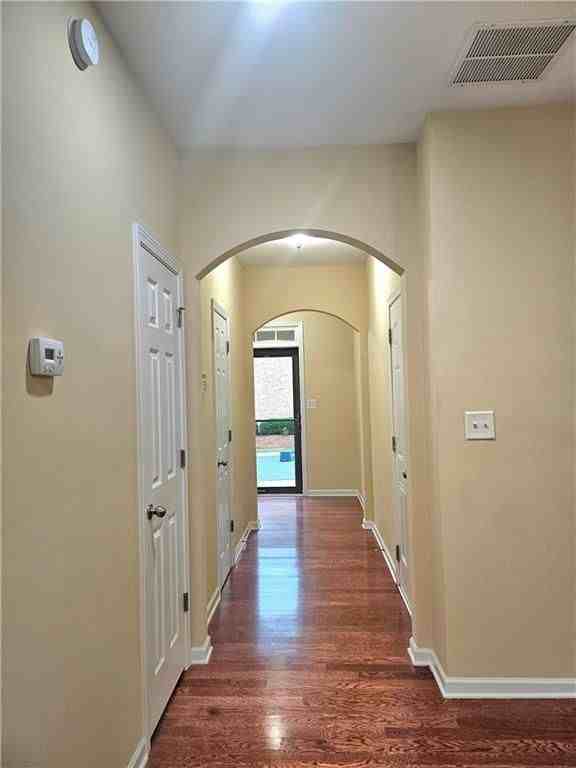 2712 Beynon Ln - Photo 4 of 24