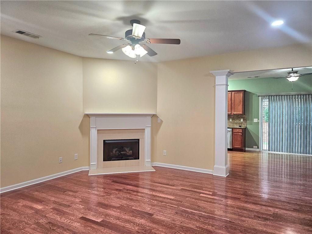 2712 Beynon Ln - Photo 5 of 24