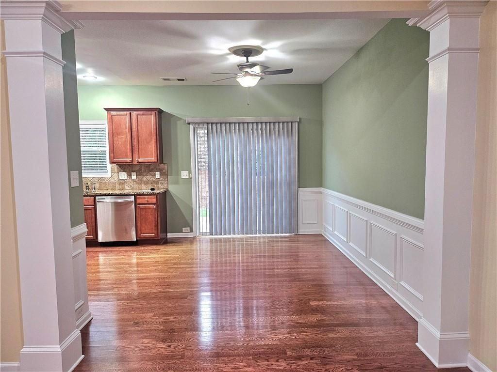 2712 Beynon Ln - Photo 7 of 24