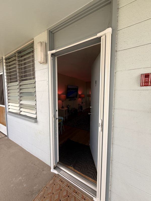 1526 Kewalo St - Photo 2 of 17
