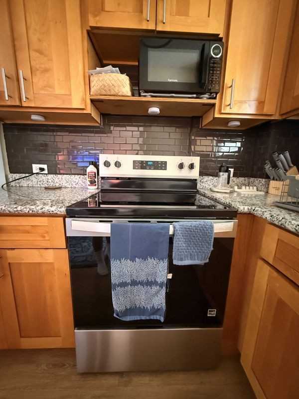 1526 Kewalo St - Photo 5 of 17