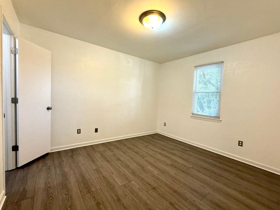 12836 W 67th St - Photo 5 of 37