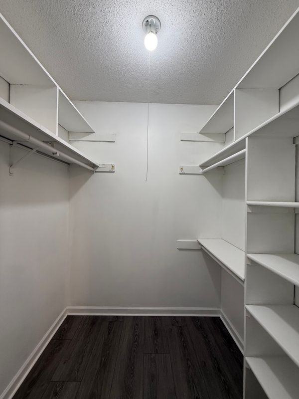 12836 W 67th St - Photo 6 of 37